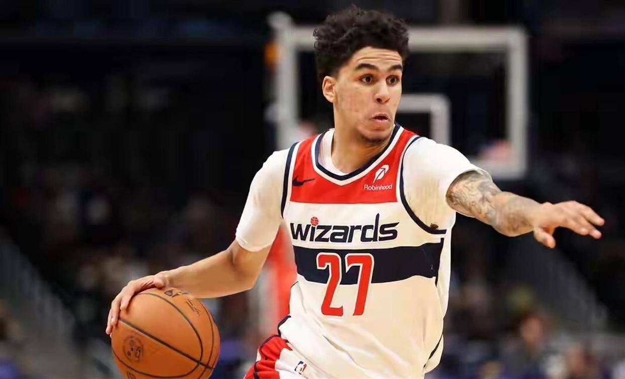 STAR SPORTS-浓眉哥回归赛场，败北首场状态亮眼，C9观众沸腾！的简单介绍