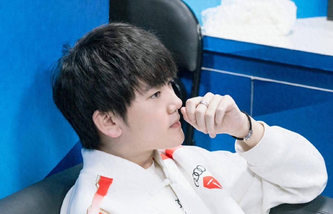 关于JackeyLove迎来七赛季高光表现，IG球迷沸腾！的信息