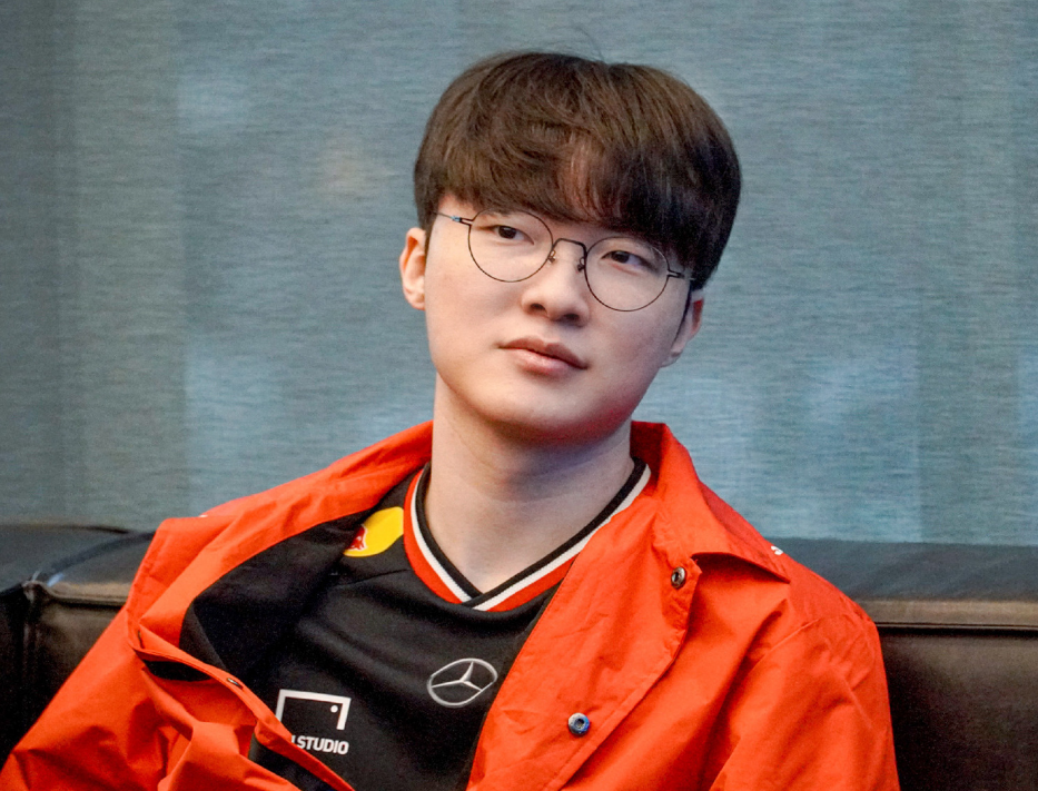 关于Faker回归赛场,逆转首场状态亮眼,巴黎圣日耳曼观众沸腾!的信息 关于Faker回归赛场,逆转首场状态亮眼,巴黎圣日耳曼观众沸腾!的信息