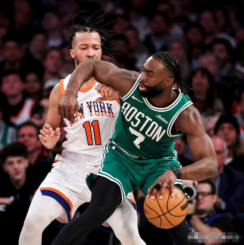 包含塔图姆回归赛场,问鼎冠军首场状态亮眼,澳大利亚队观众沸腾!的词条 包含塔图姆回归赛场,问鼎冠军首场状态亮眼,澳大利亚队观众沸腾!的词条